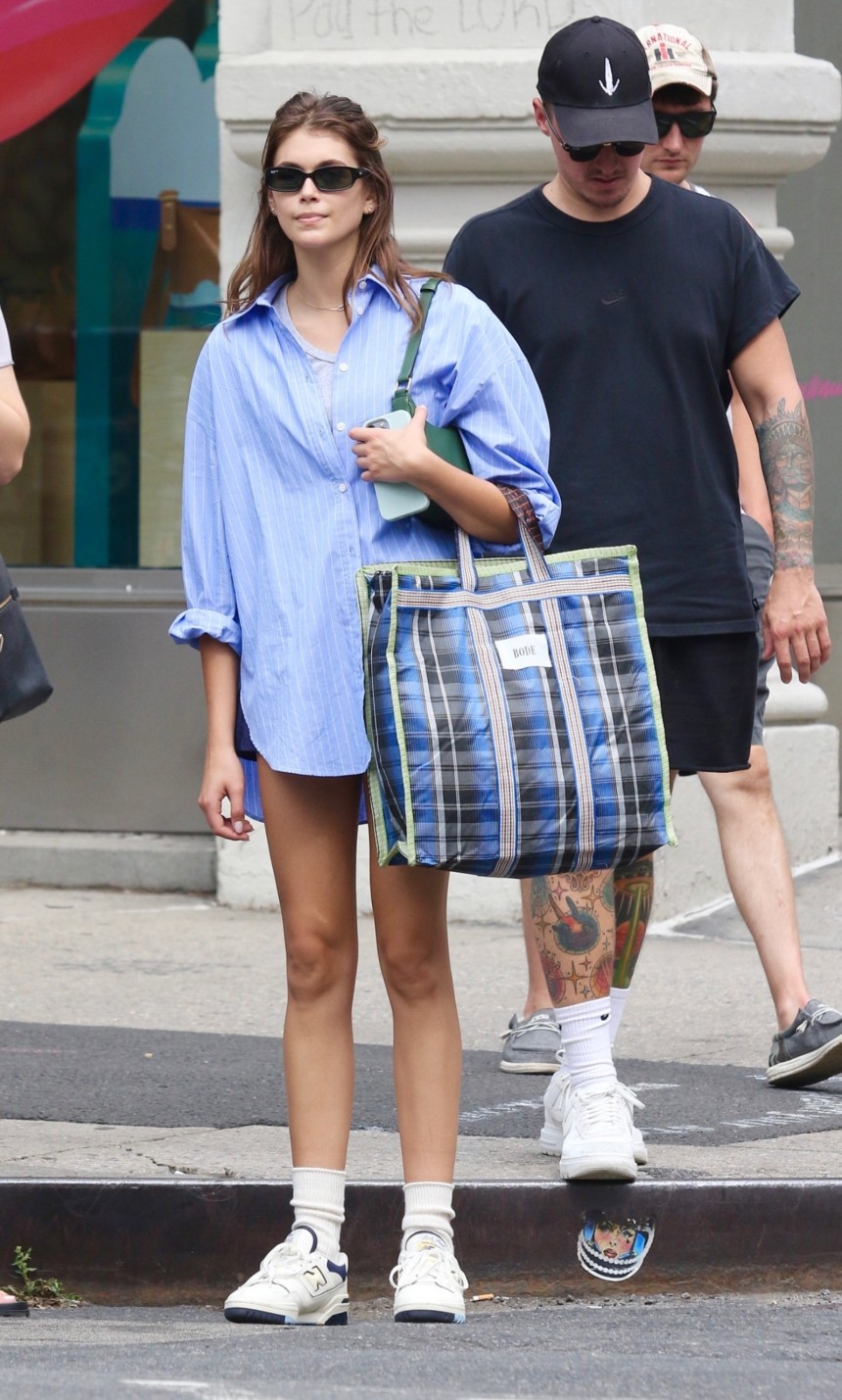 In New York City, Kaia Gerber Perfects the Art of Summer Storm Style with Easy Cool